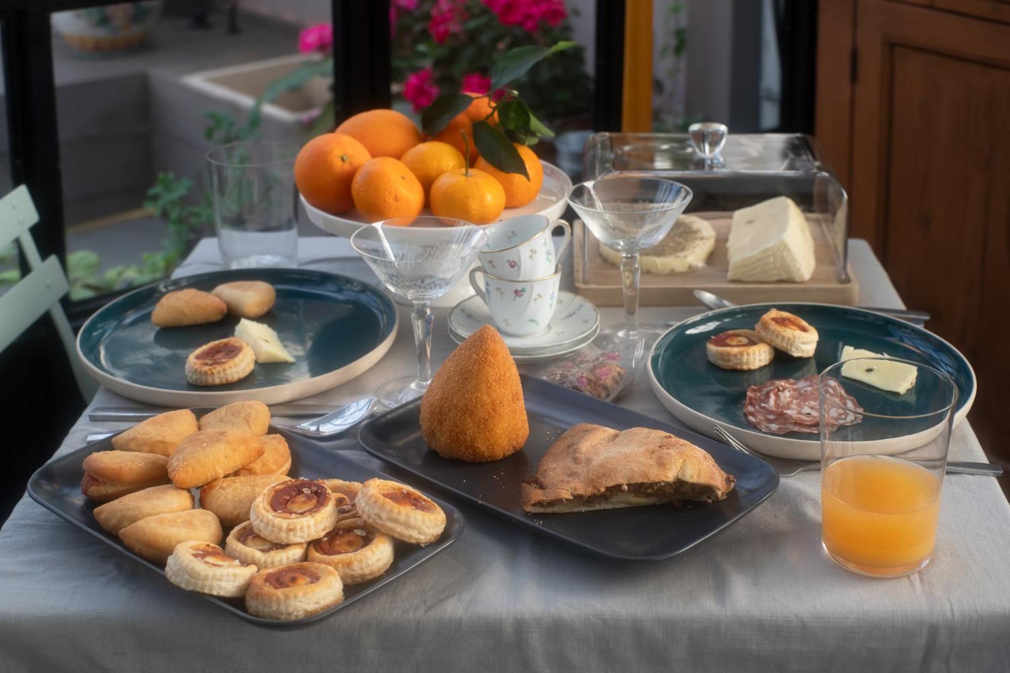 카타니아 Fra Le Righe B&B 외부 사진